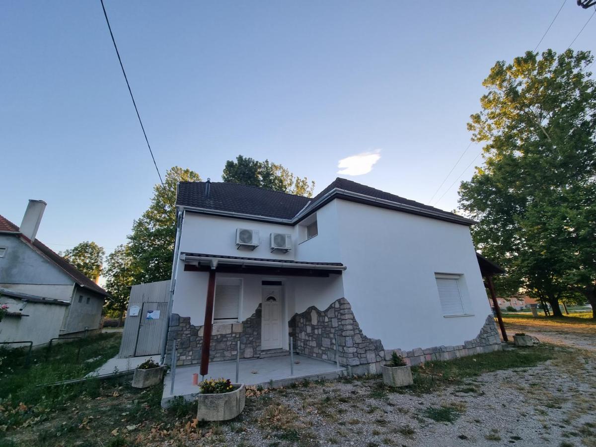 Sosto Apartman Alba Regalǎ Exterior foto